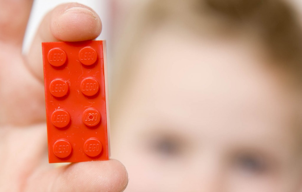 2x4brick_red_Held_by_Child