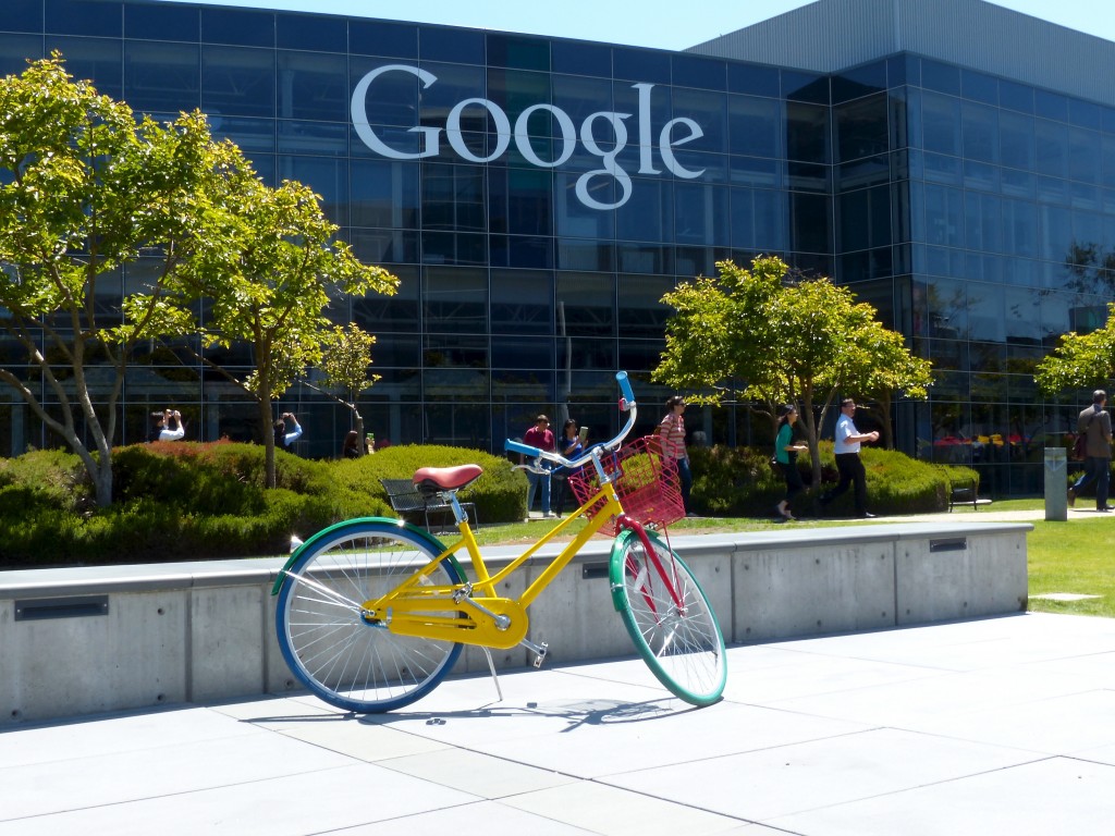 Google stocks its Mountain View campus with community bikes to make it easy for employees to travel between buildings. Image used under Creative Commons license from Flickr user Roman Boed.