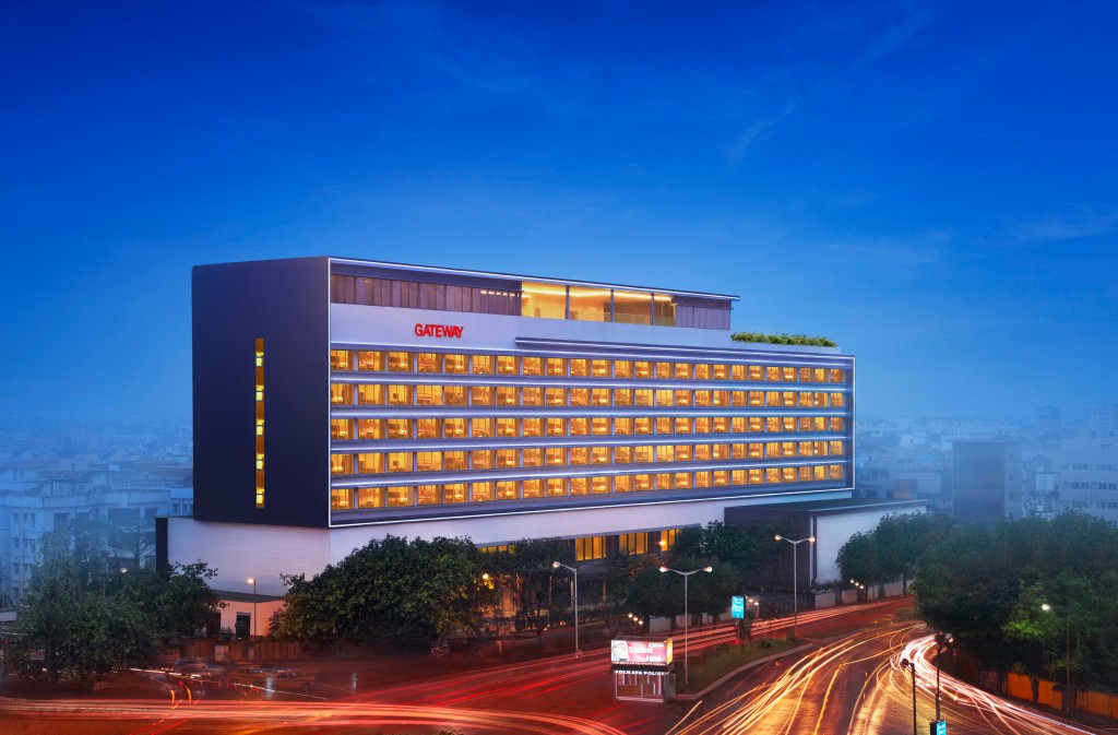 55542505-H1-Gateway_Kolkata_-_Facade_Close-up