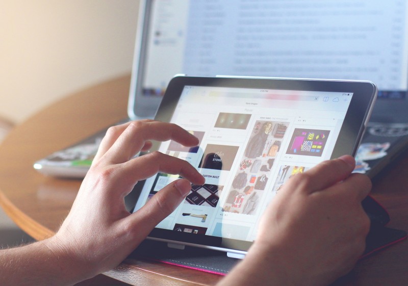 ipad-tablet-technology-touch