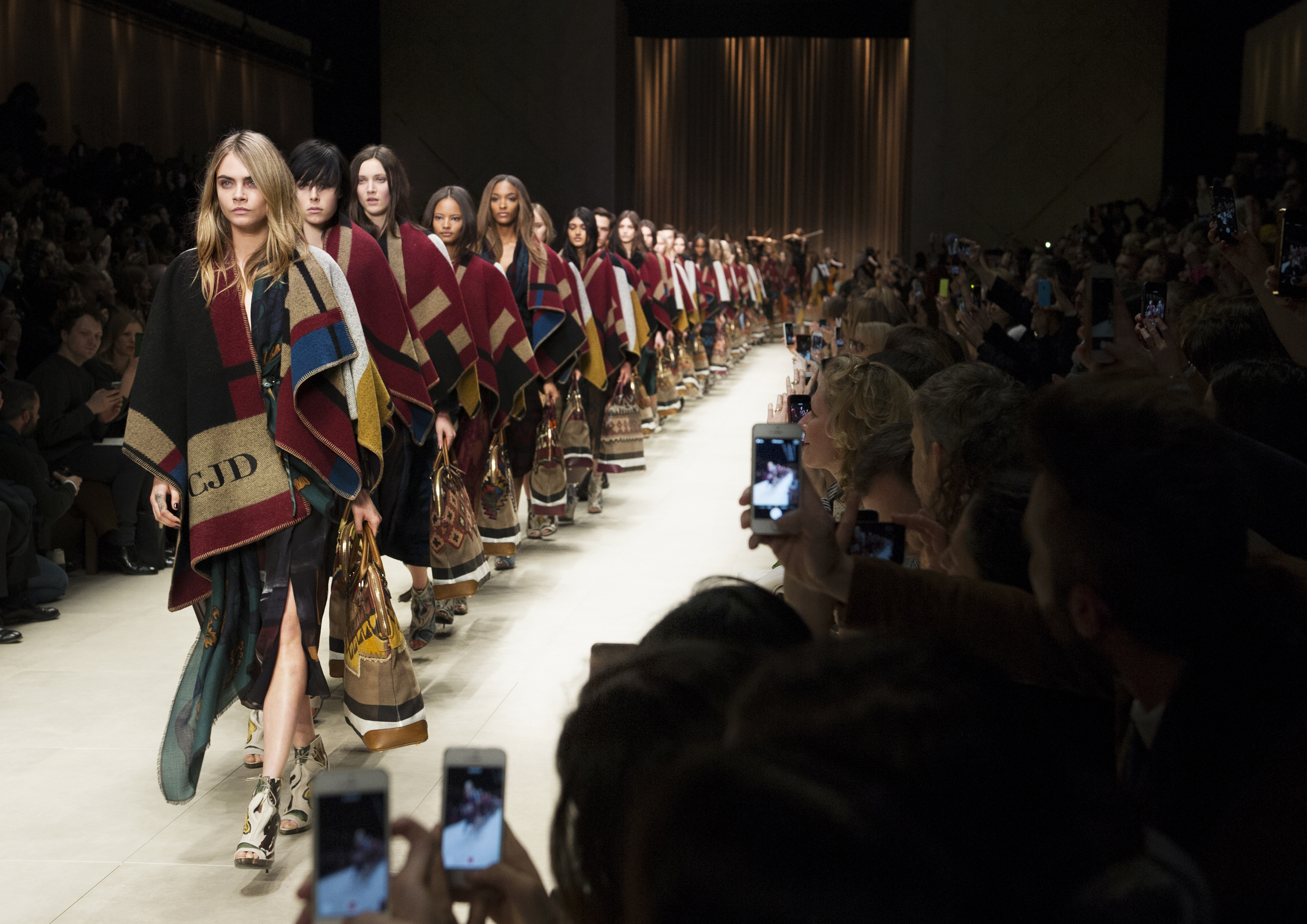 Burberry Prorsum Womenswear Autumn_Winter 2014 Show Final_001